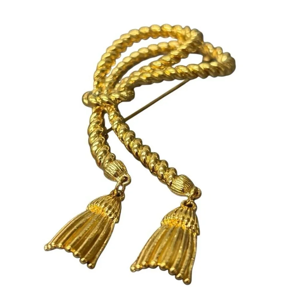 Rope Lasso With Tassel Dangles Vintage Gold Tone Brooch Pin